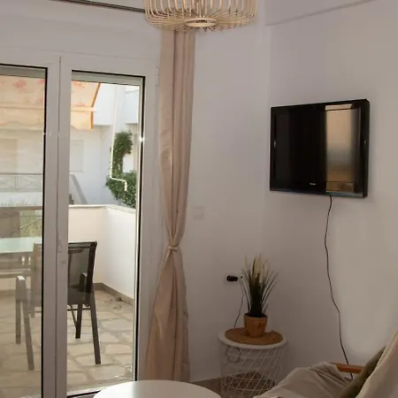 Odysseus Sea View Maisonette *